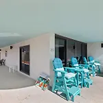 Steps To Paradise: Ground-Floor 2Br/2Ba Beachfront Condo, Sleeps 8, Gulf Views!