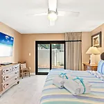 Steps To Paradise: Ground-Floor 2Br/2Ba Beachfront Condo, Sleeps 8, Gulf Views!
