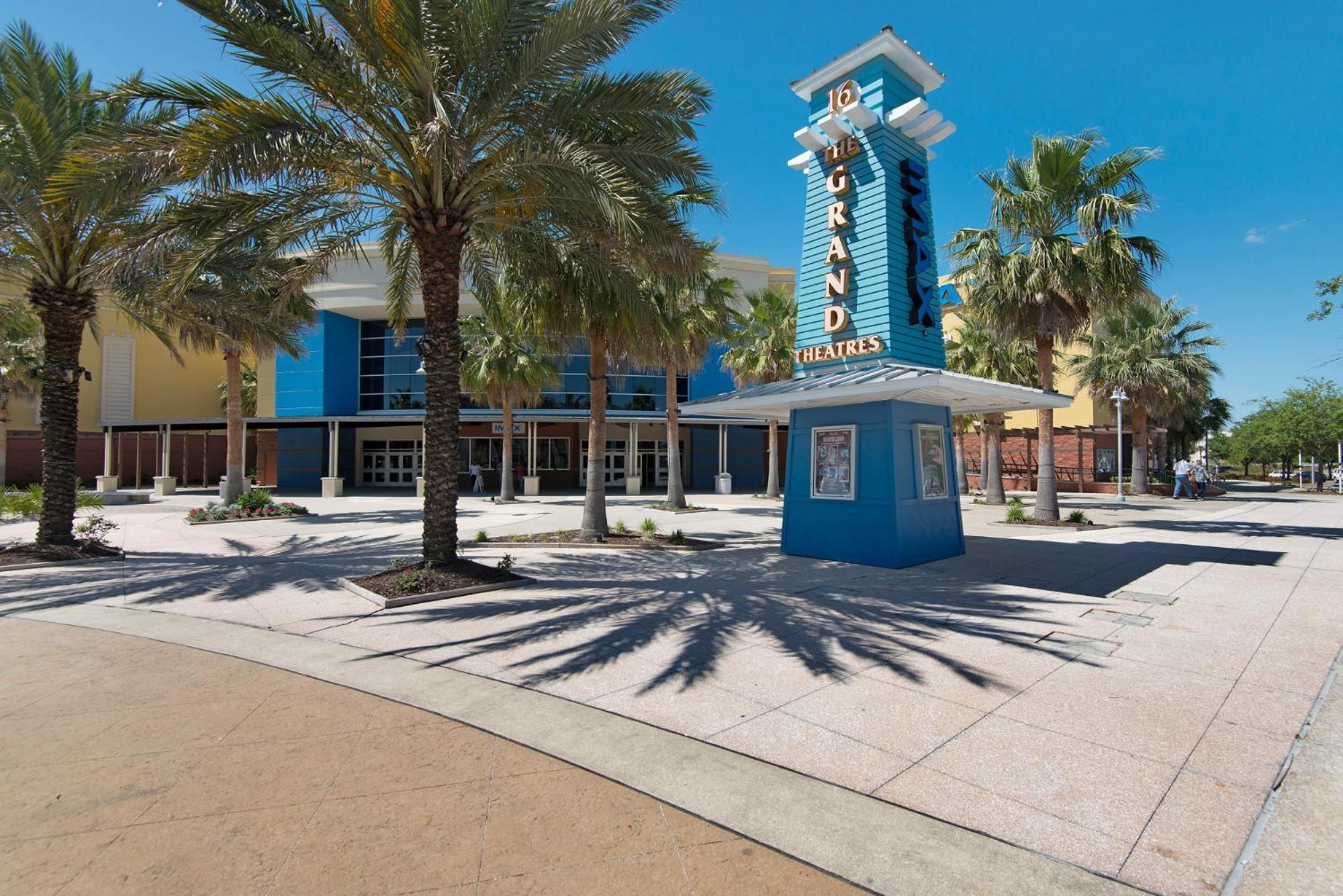 Steps To Paradise: Ground-floor 2br/2ba Beachfront Condo, Sleeps 8, Gulf Views!