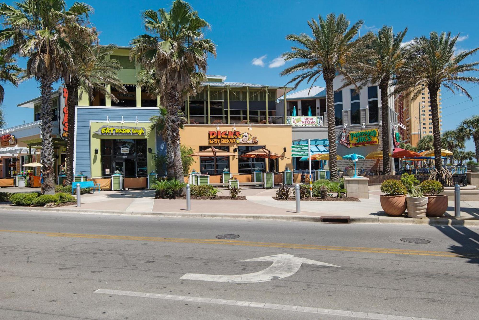 Holiday home Steps To Paradise: Ground-floor 2br/2ba Beachfront Condo, Sleeps 8, Gulf Views!