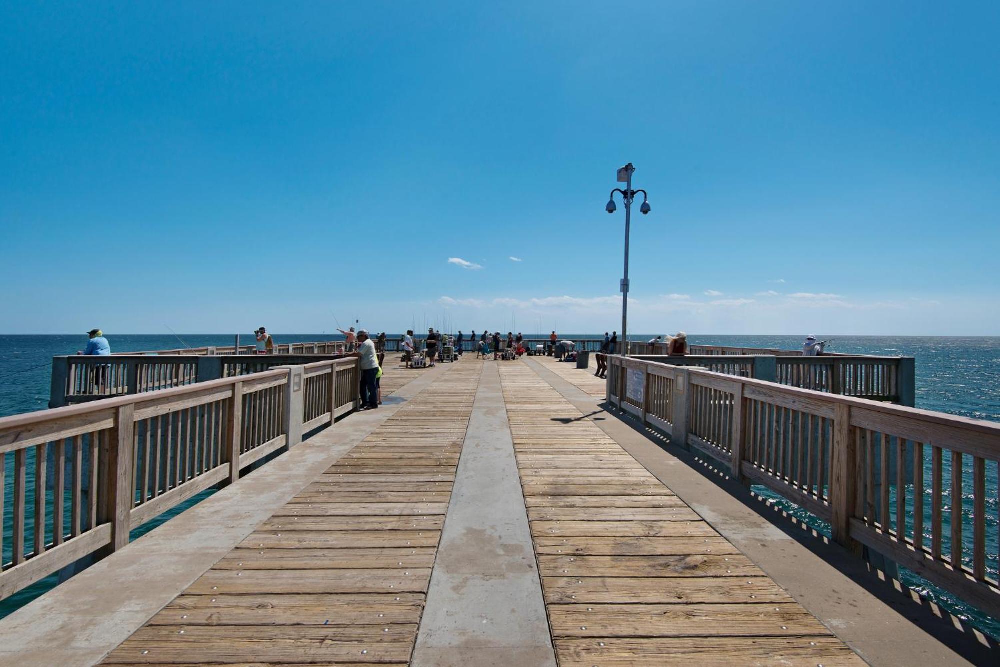 Steps To Paradise: Ground-floor 2br/2ba Beachfront Condo, Sleeps 8, Gulf Views! Holiday home Panama City Beach