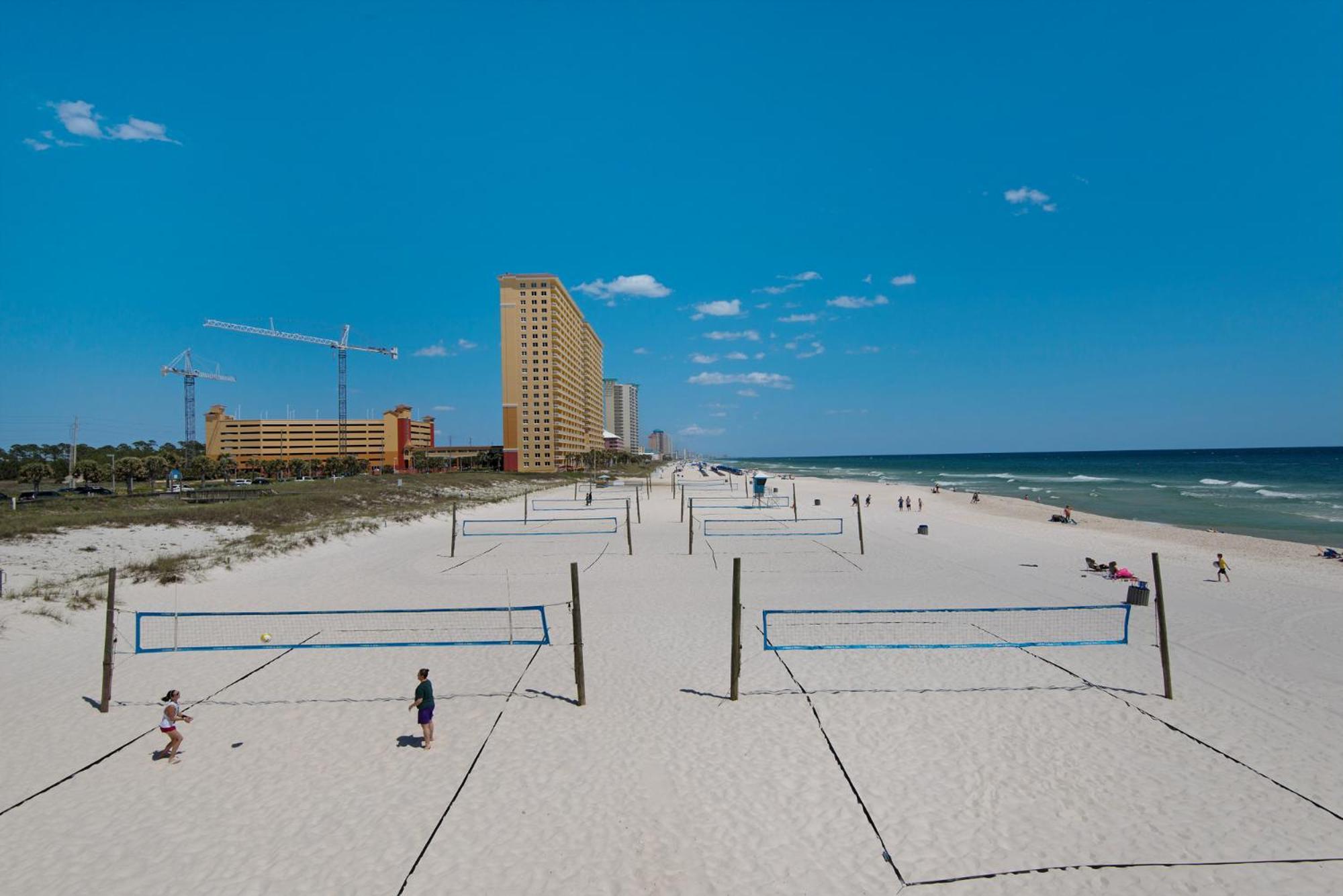 Steps To Paradise: Ground-floor 2br/2ba Beachfront Condo, Sleeps 8, Gulf Views! *