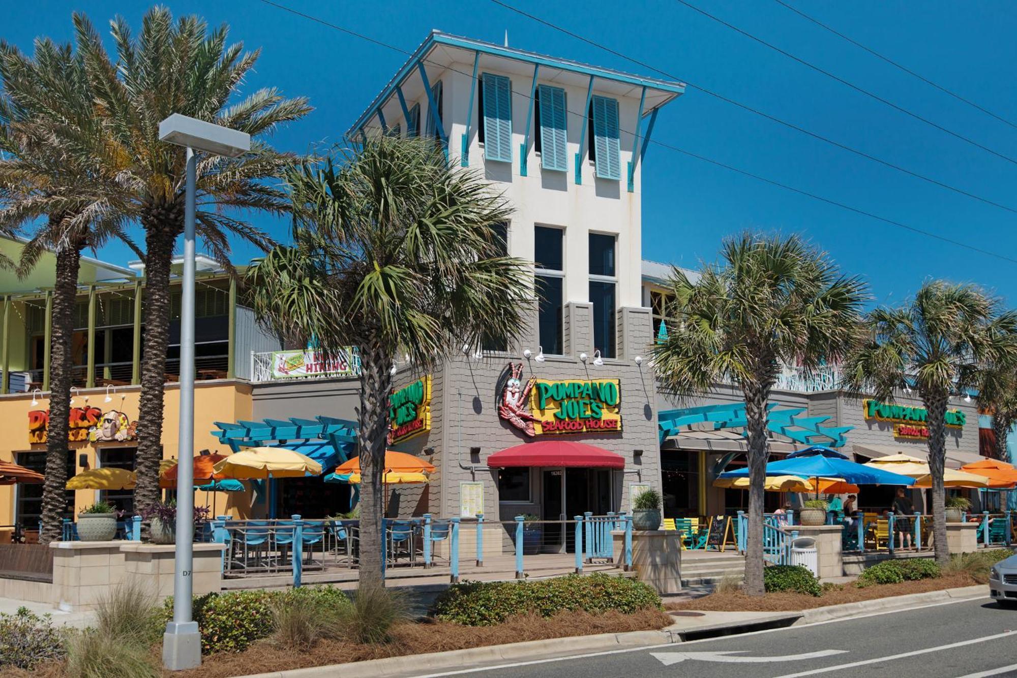 Holiday home Steps To Paradise: Ground-floor 2br/2ba Beachfront Condo, Sleeps 8, Gulf Views!