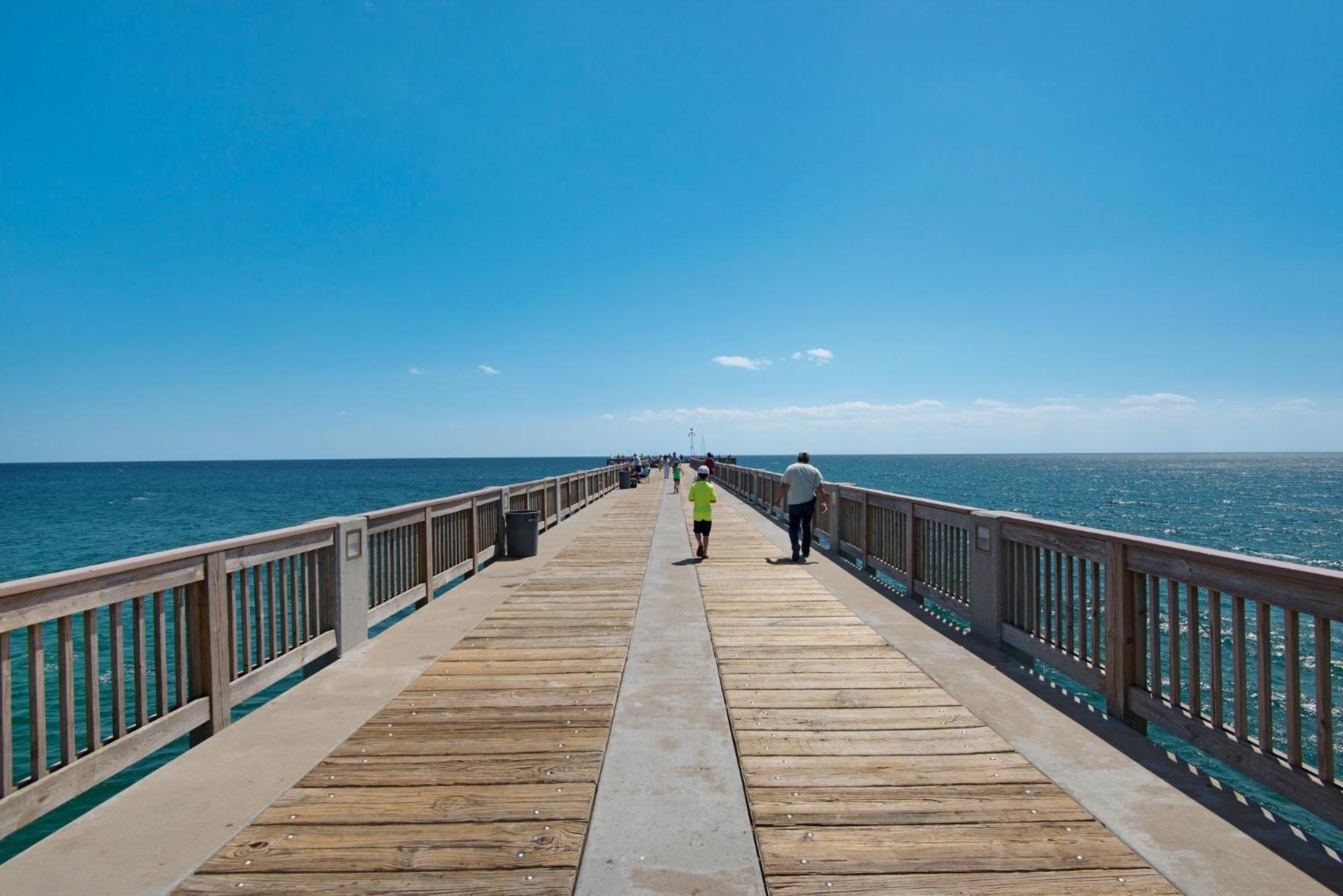Holiday home Steps To Paradise: Ground-floor 2br/2ba Beachfront Condo, Sleeps 8, Gulf Views! *