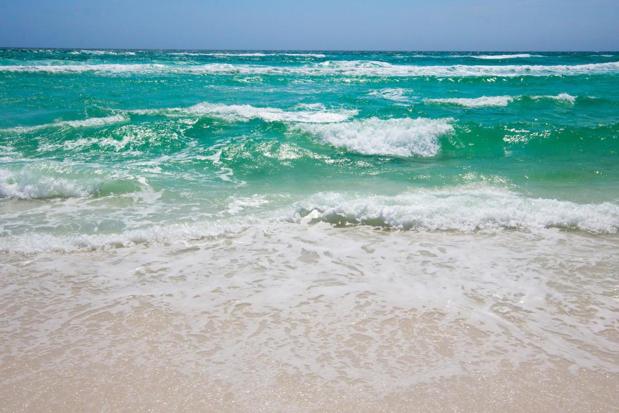 Steps To Paradise: Ground-floor 2br/2ba Beachfront Condo, Sleeps 8, Gulf Views! *