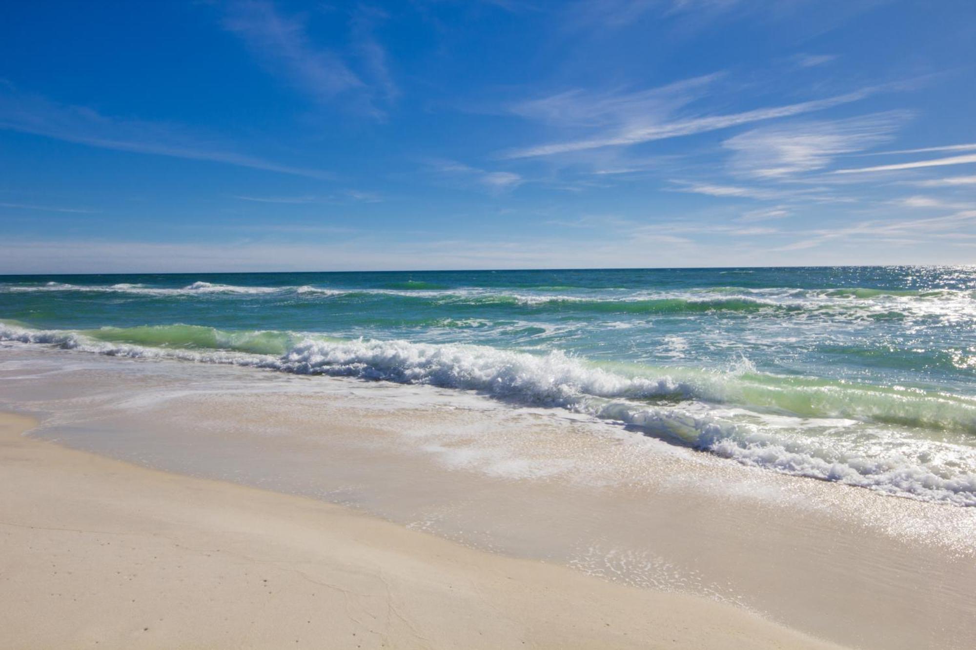 Steps To Paradise: Ground-floor 2br/2ba Beachfront Condo, Sleeps 8, Gulf Views! *
