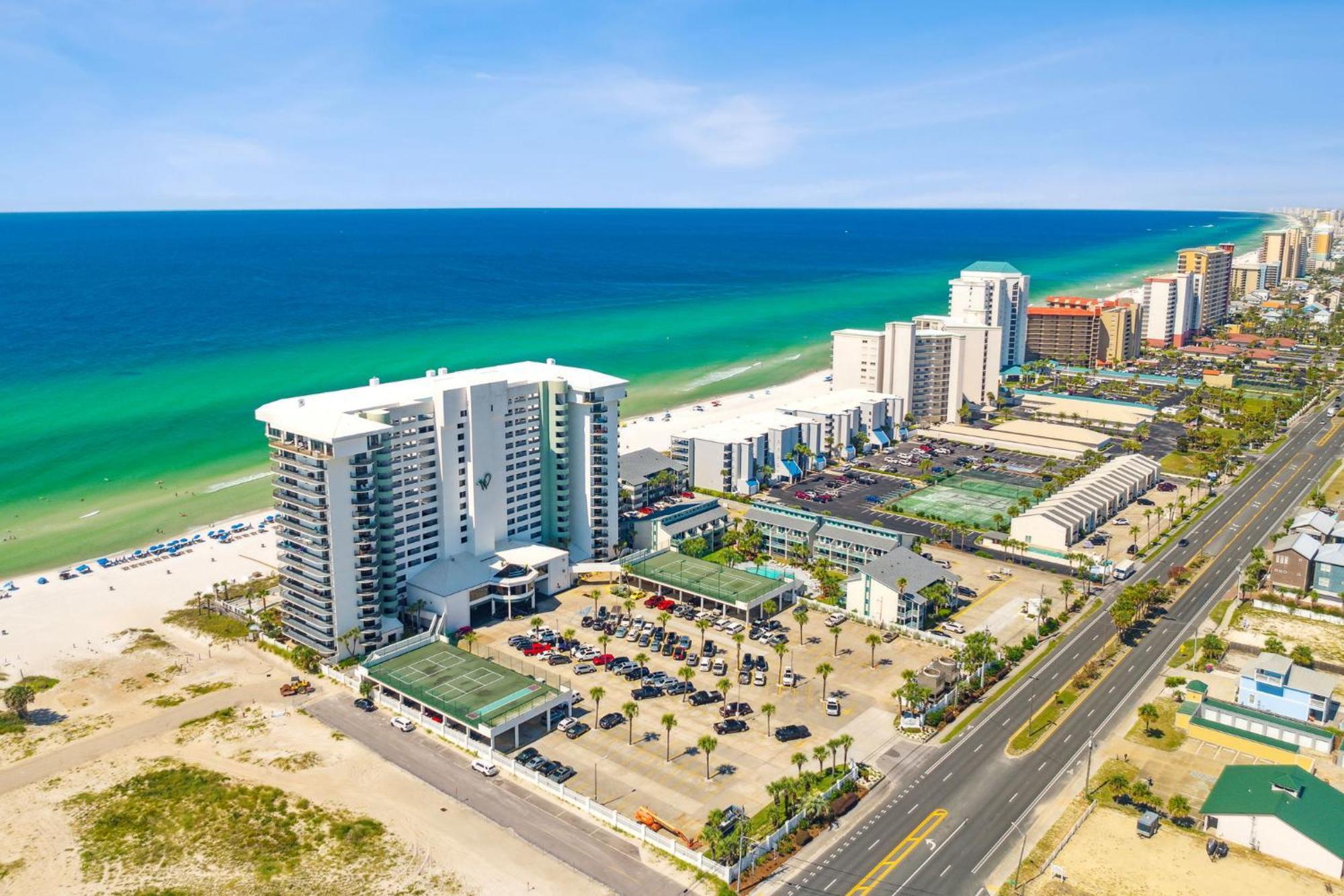 Holiday home Steps To Paradise: Ground-floor 2br/2ba Beachfront Condo, Sleeps 8, Gulf Views! Panama City Beach