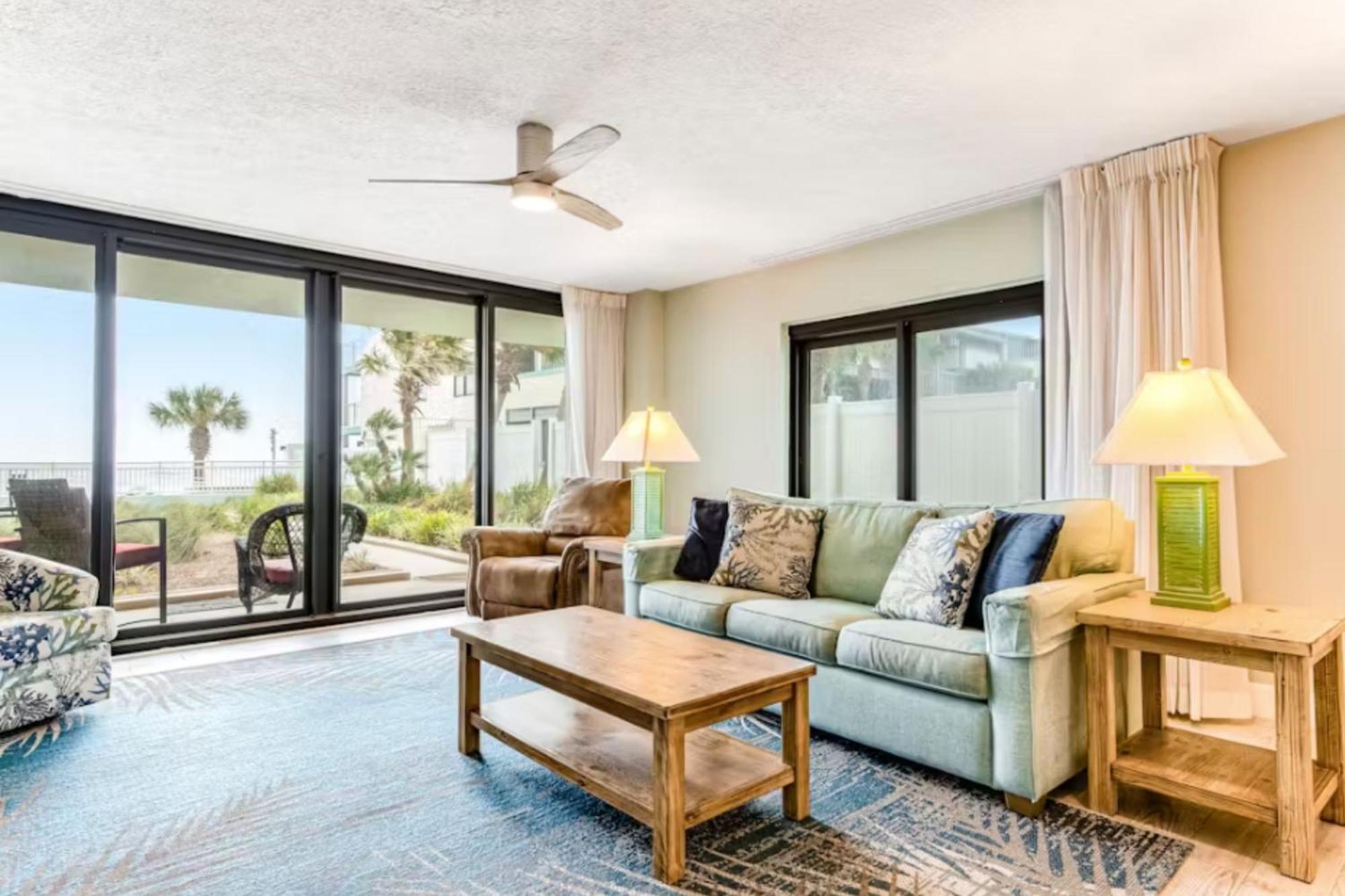 Holiday home Steps To Paradise: Ground-floor 2br/2ba Beachfront Condo, Sleeps 8, Gulf Views! *