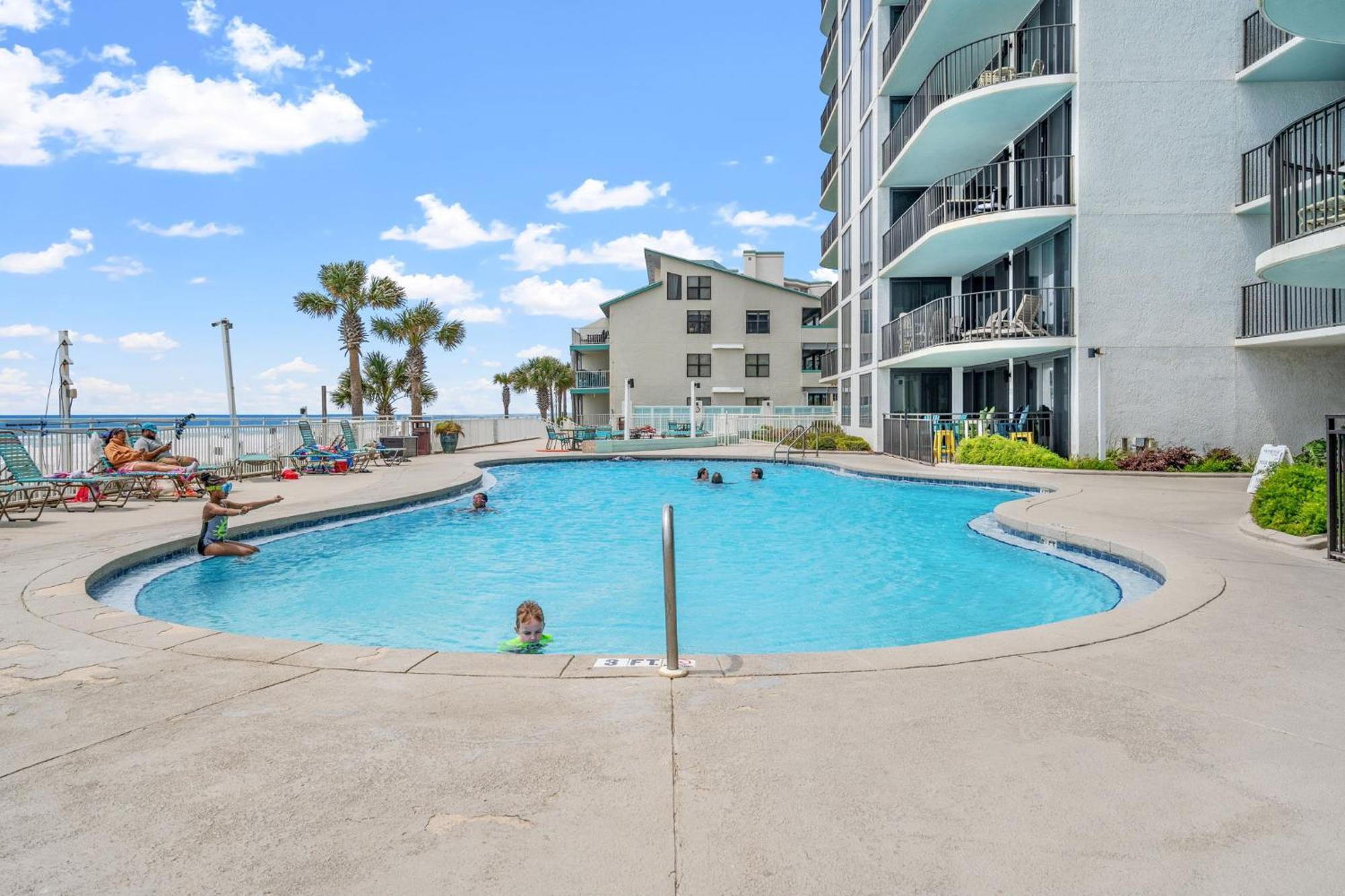 Steps To Paradise: Ground-floor 2br/2ba Beachfront Condo, Sleeps 8, Gulf Views! Panama City Beach