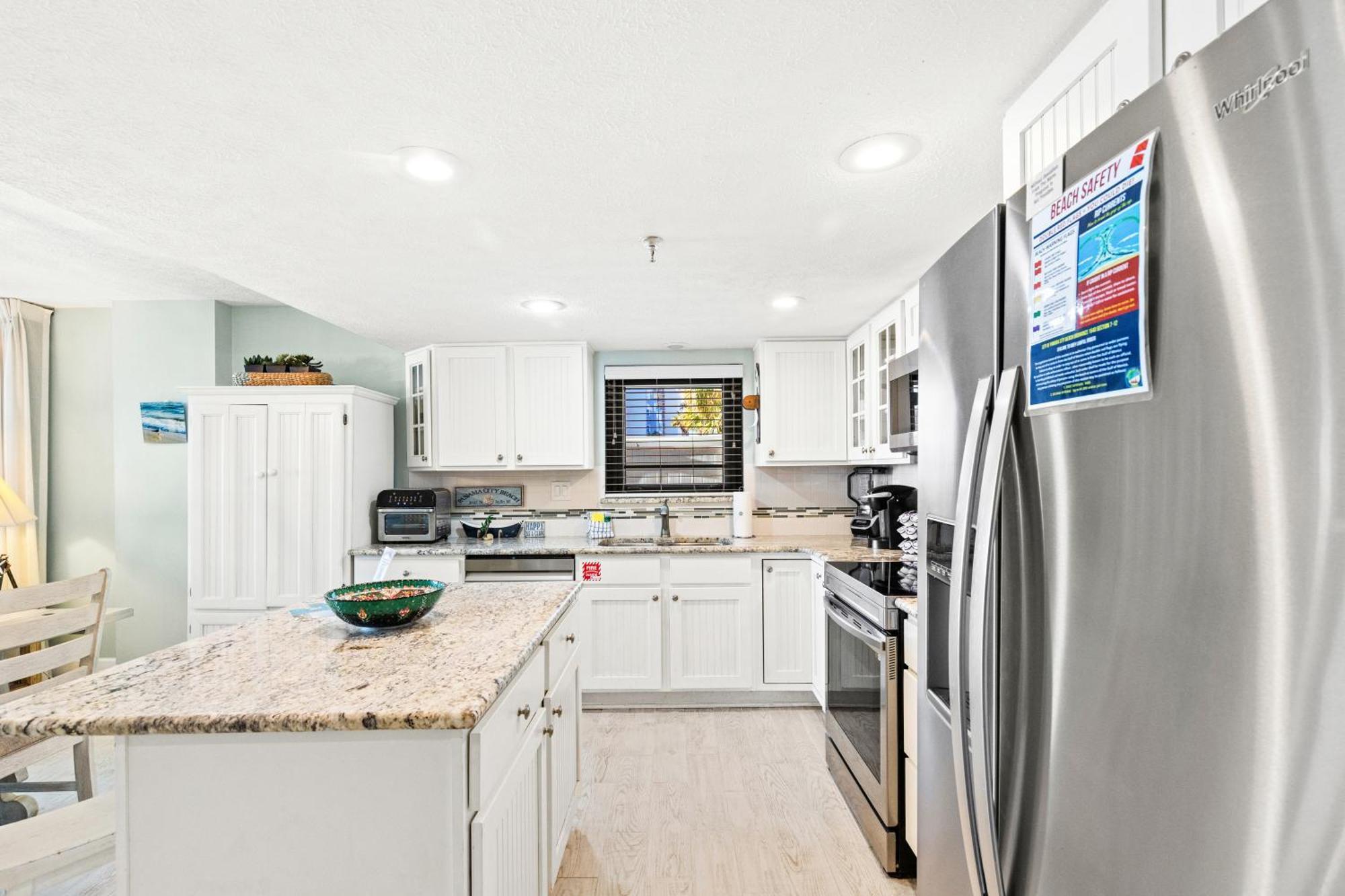 Steps To Paradise: Ground-floor 2br/2ba Beachfront Condo, Sleeps 8, Gulf Views! *