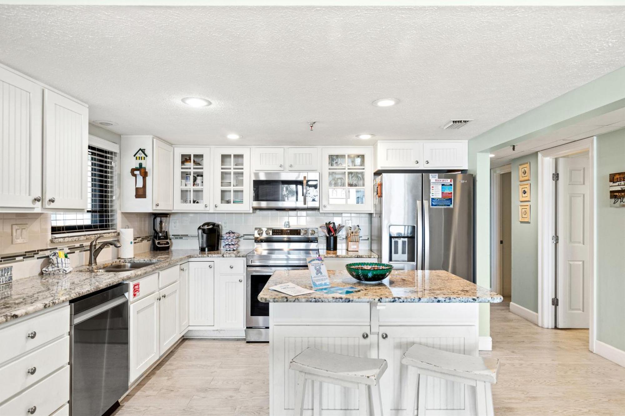 Steps To Paradise: Ground-floor 2br/2ba Beachfront Condo, Sleeps 8, Gulf Views! Panama City Beach